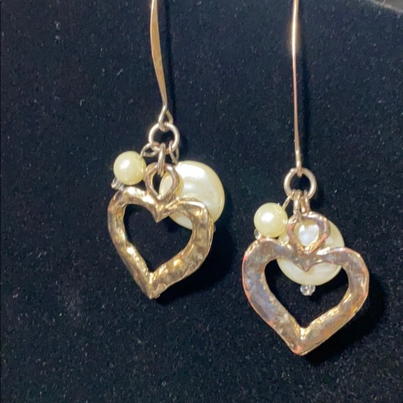 Silver-toned drop earrings with faux pearls​ - Picture 4 of 6